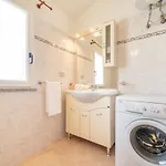 In 34685 Вилла *
