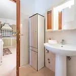 In 34685 Вилла Кала-Гононе